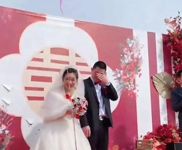 婚礼上的爆料视频,甜蜜回忆中的欢乐瞬间 第2张 婚礼上的爆料视频,甜蜜回忆中的欢乐瞬间 第2张